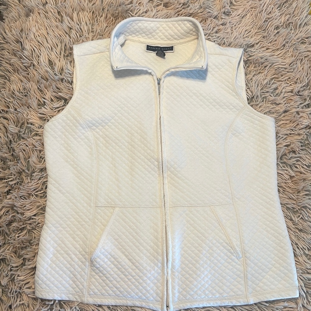 Karen Scott quilted vest. Size small